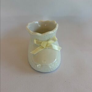 Vintage 2001 Baby Adorable White With Yellow Bow Bootie Porcelain Favor